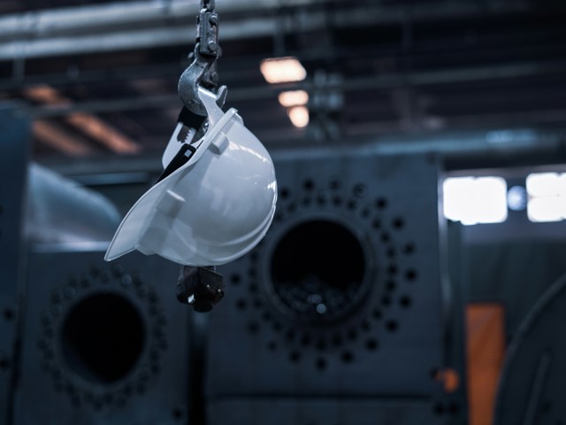April 2026 White Hard Hat (Unsplash/@umityildirim/Ass0DusYDk4)
